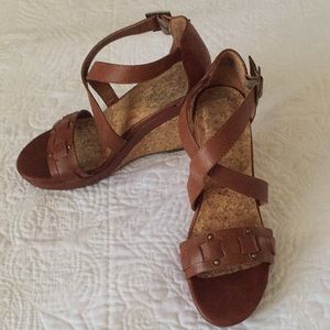 Brown wedges with stud accents